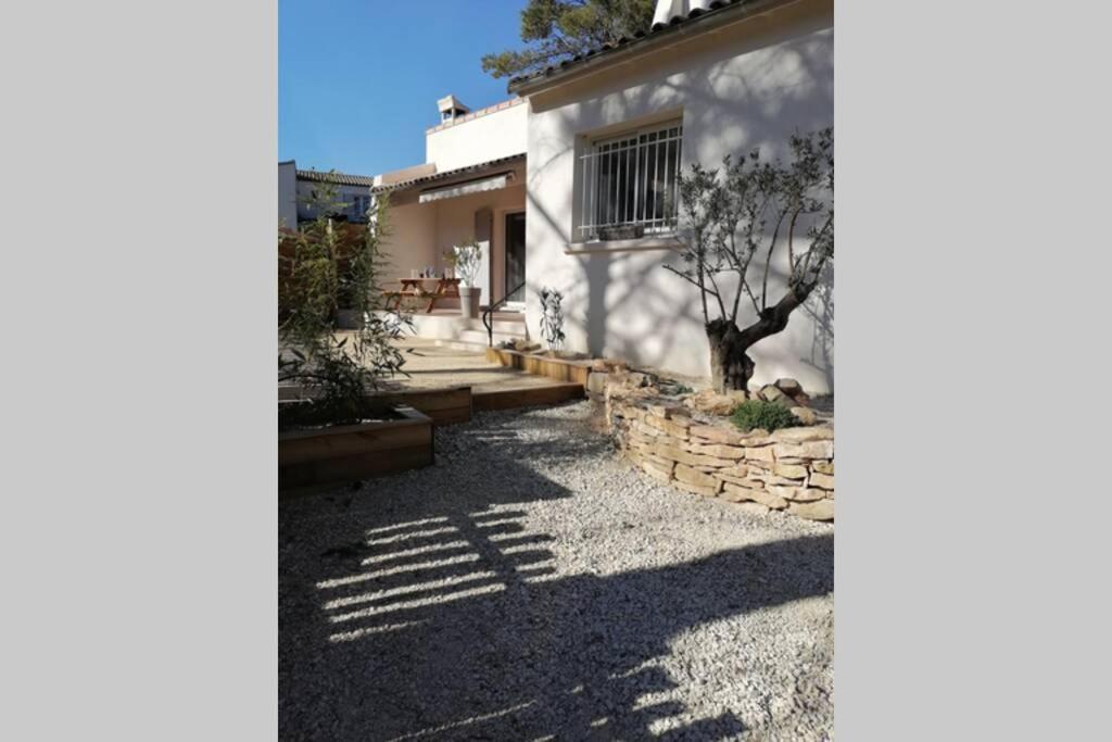 Maison 5 Personnes En Garrigue - Piscine-Spa Prive Langlade 외부 사진