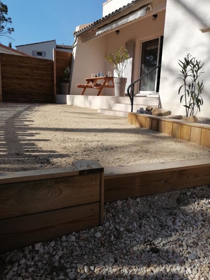 Maison 5 Personnes En Garrigue - Piscine-Spa Prive Langlade 외부 사진